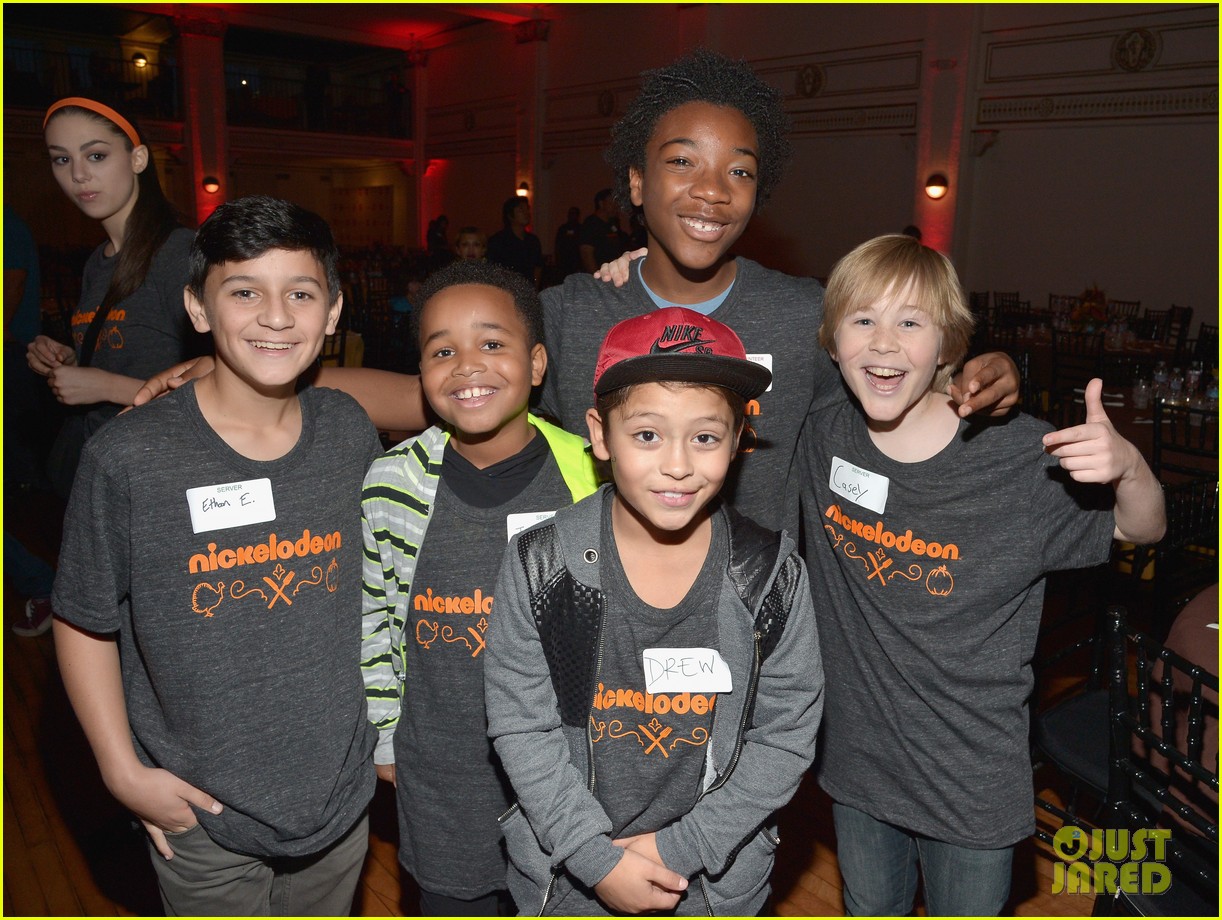 jailen bates attends charity event with nick stars 07
