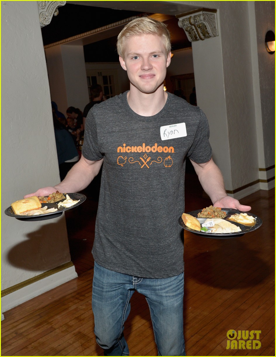 jailen bates attends charity event with nick stars 08