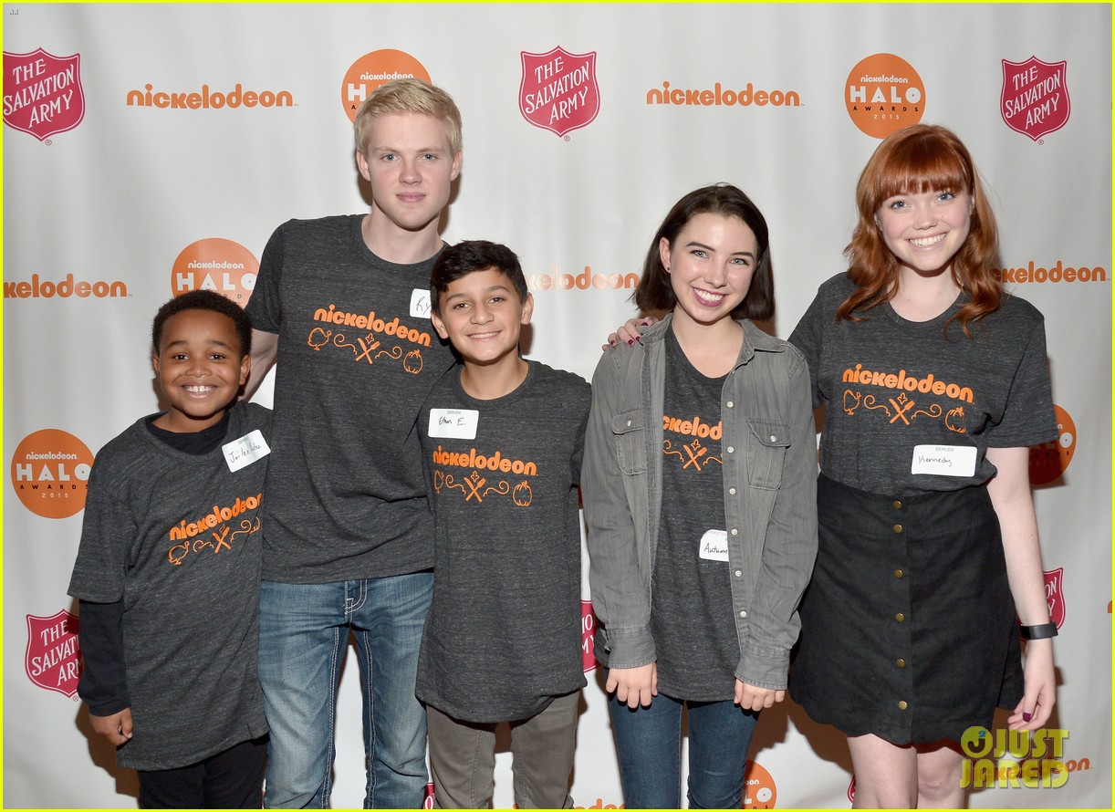 jailen bates attends charity event with nick stars 10