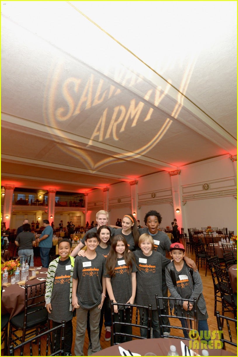 jailen bates attends charity event with nick stars 11