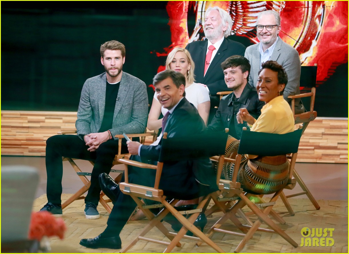 jennifer lawrence gma with hunger games cast 01