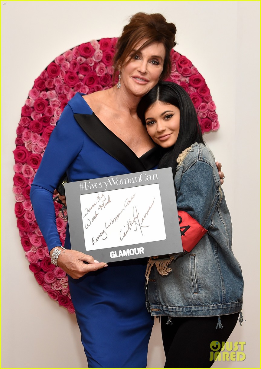 kylie jenner supports caitlyn at glamour women of the year 02