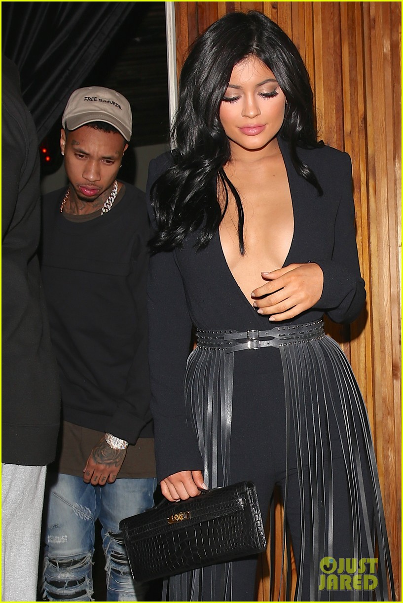 kylie jenner wears a low cut top on date night with tyga 02