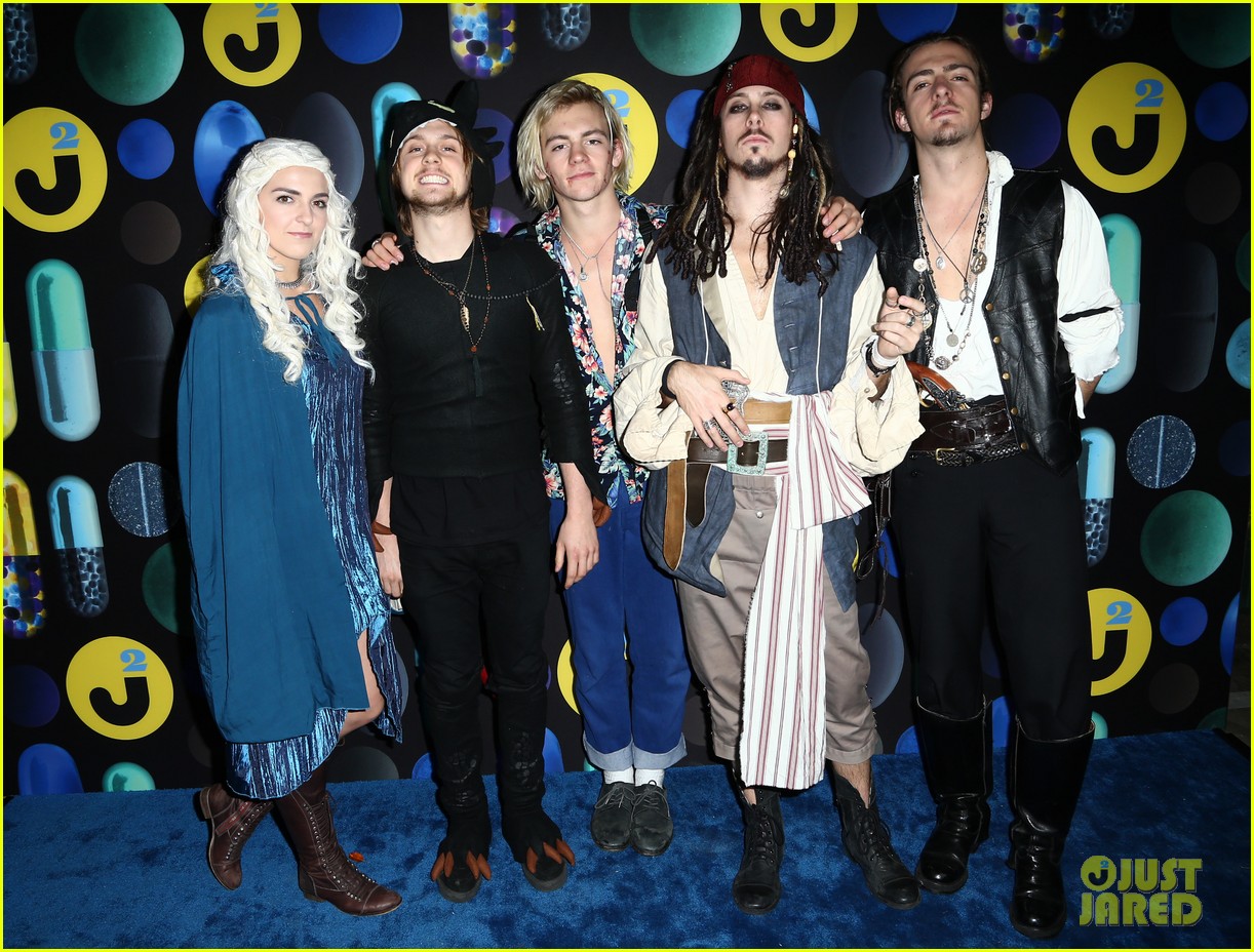 ross lynch courntey eaton just jared halloween party 03