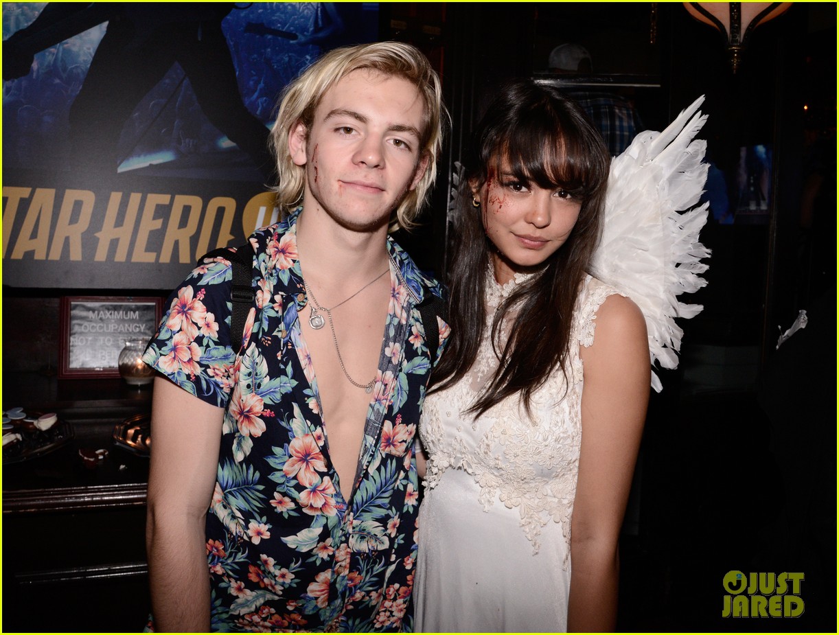 ross lynch courntey eaton just jared halloween party 04