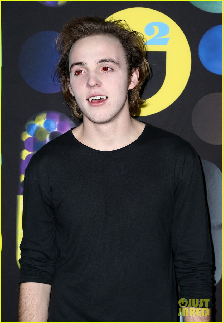 ross lynch courntey eaton just jared halloween party 18