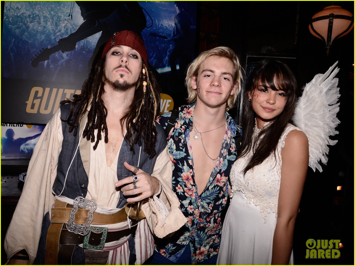 ross lynch courntey eaton just jared halloween party 20