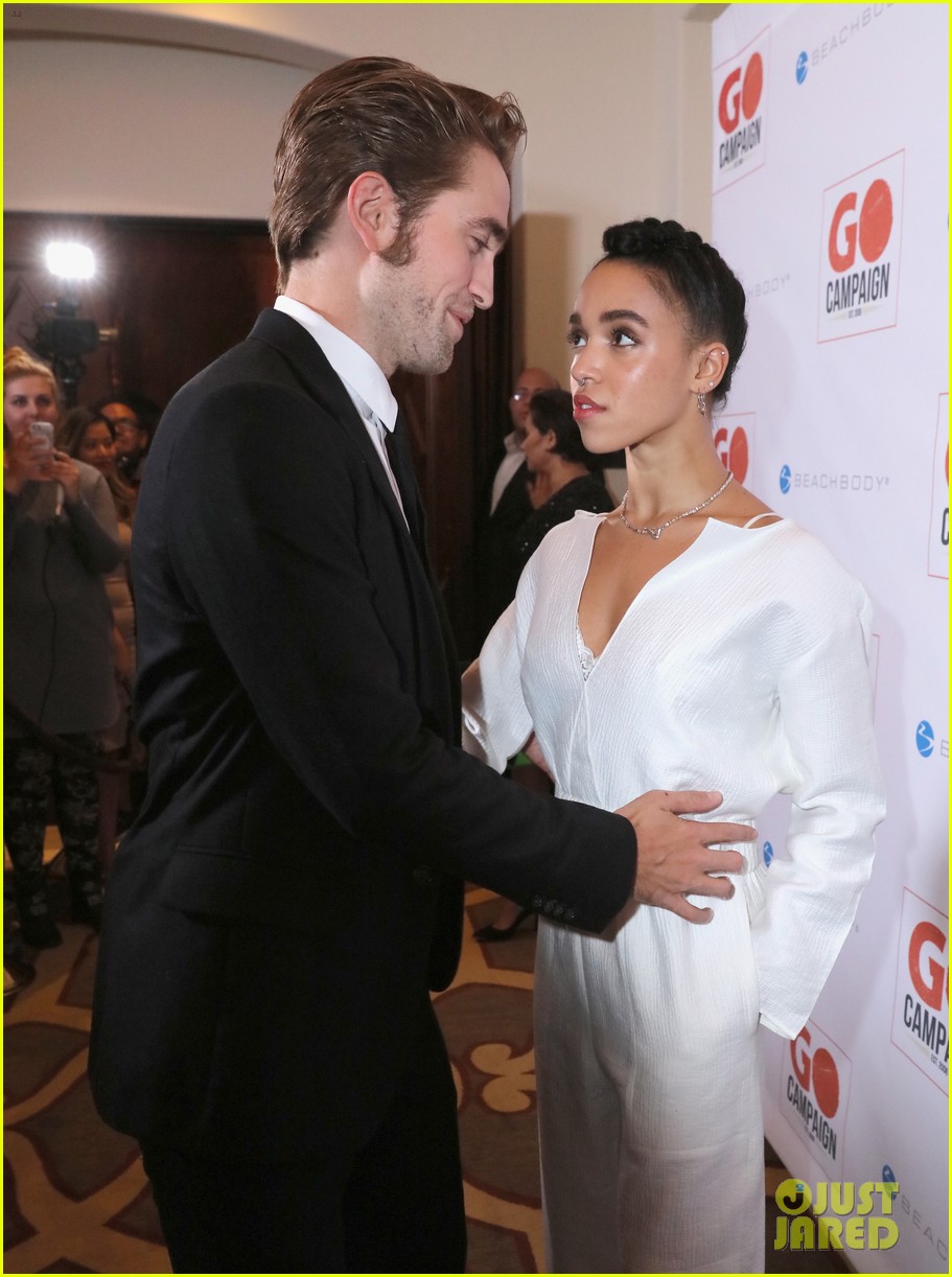 robert pattinson fka twigs have a date night with katy perry 01