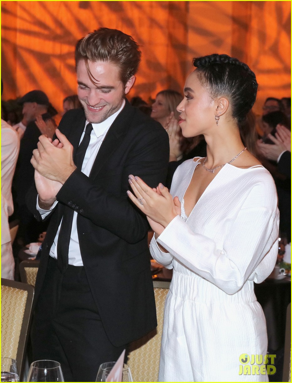 robert pattinson fka twigs have a date night with katy perry 19