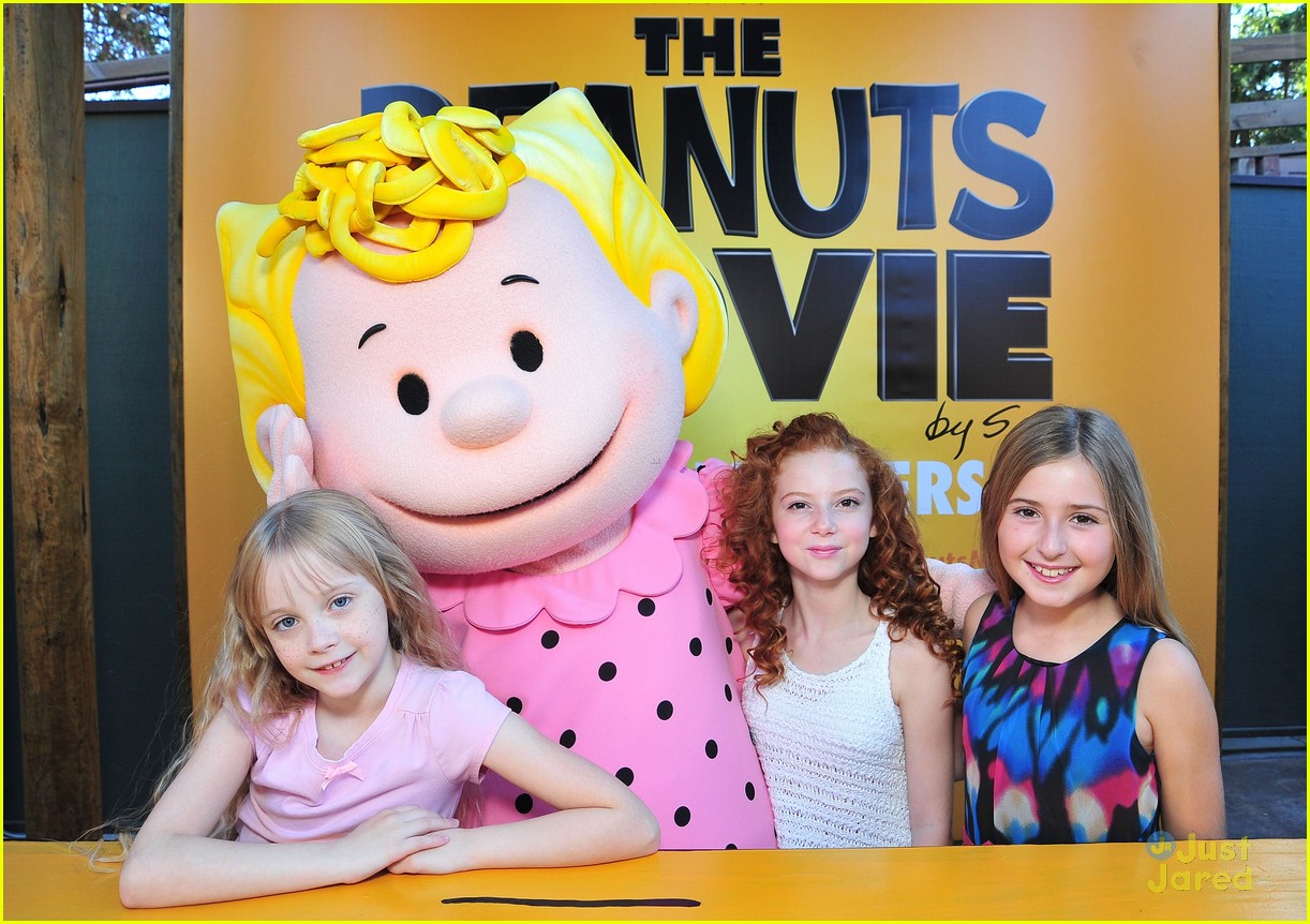 peanuts movie gang photo call knotts berry farm 04