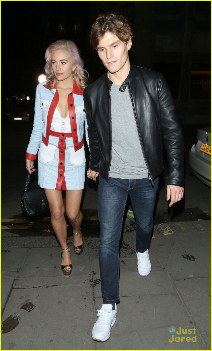 pixie lott oliver cheshire out after hard rock freckles 26