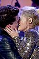 charlie puth on meghan trainor amas kiss 04