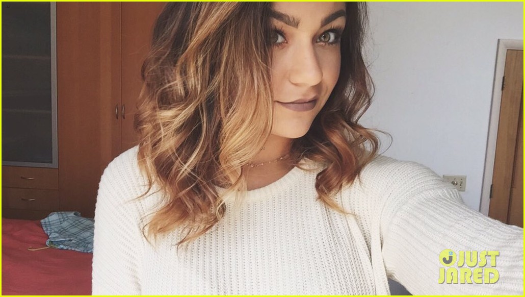 andrea russett dyes hair blonde looks amazing 03