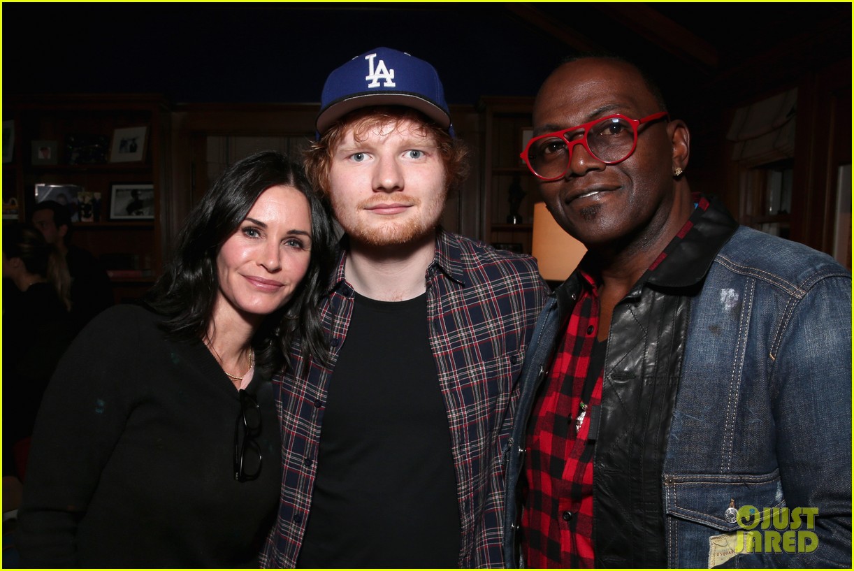 courteney cox aaron taylor johnson more watch ed sheeran perfrom at rock4eb party 08
