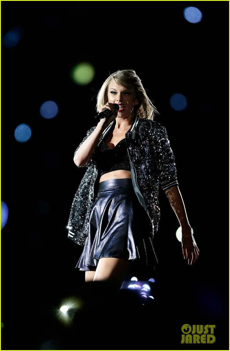 taylor swift performs in front of aussie fans 07