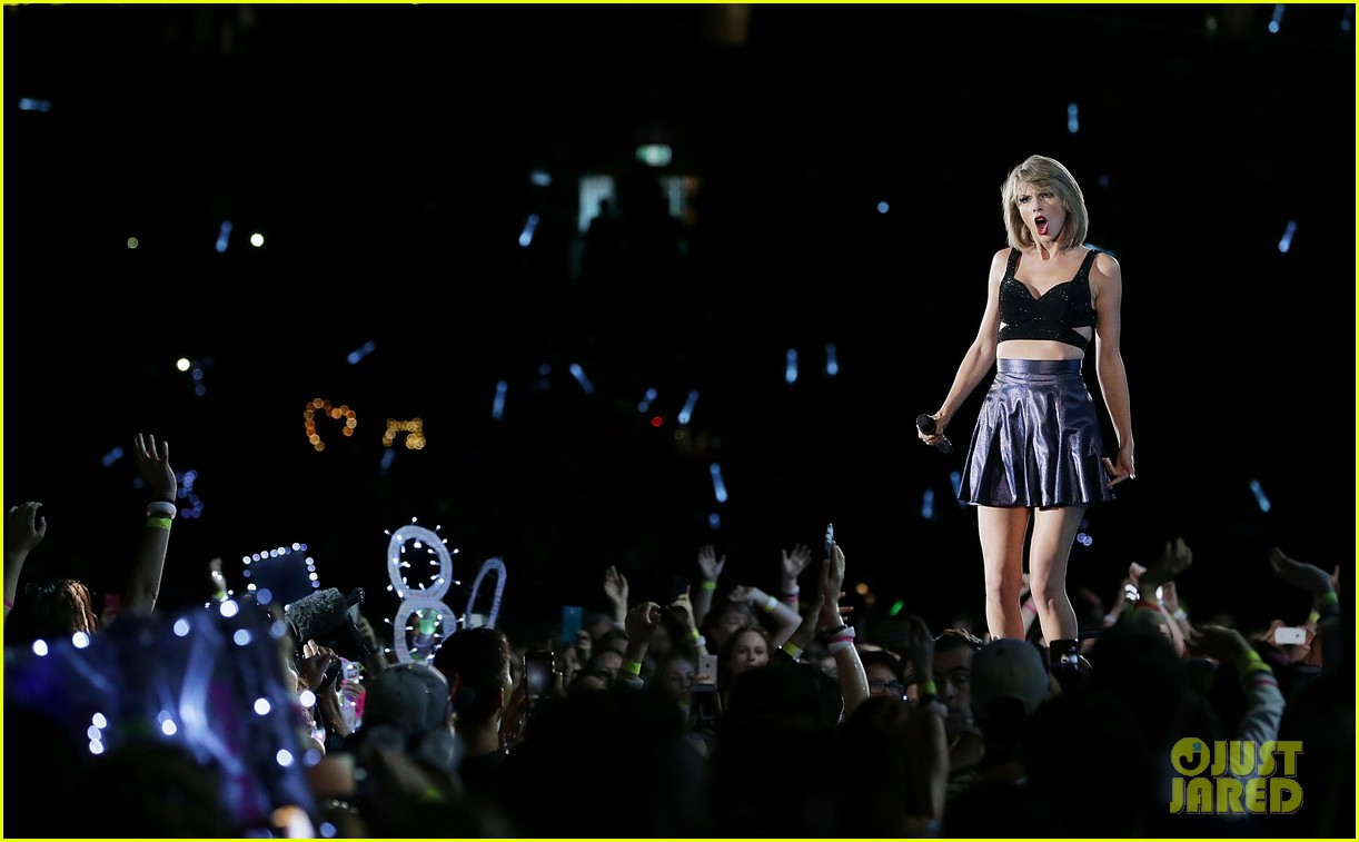 taylor swift performs in front of aussie fans 18