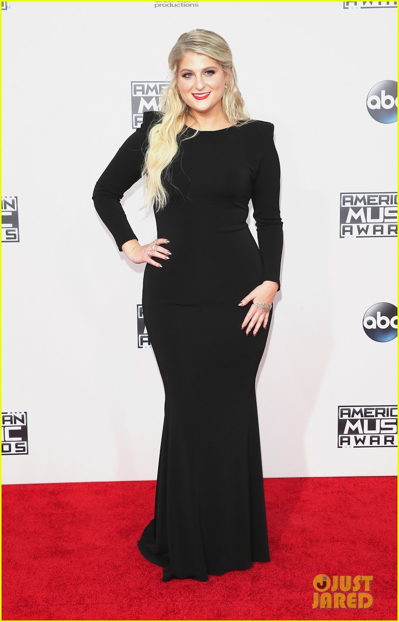 meghan trainor charlie puth make out american music awards 2015 17