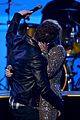 meghan trainor charlie puth make out american music awards 2015 25