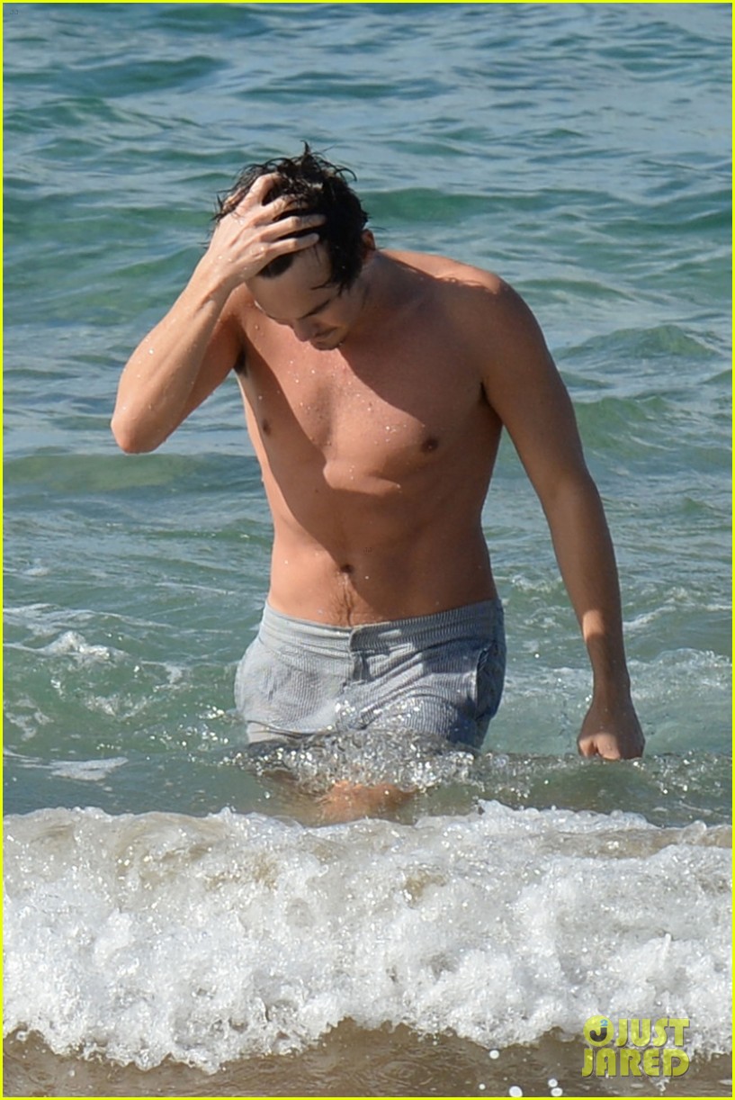 tyler blackburn shirtless body on the beach 12
