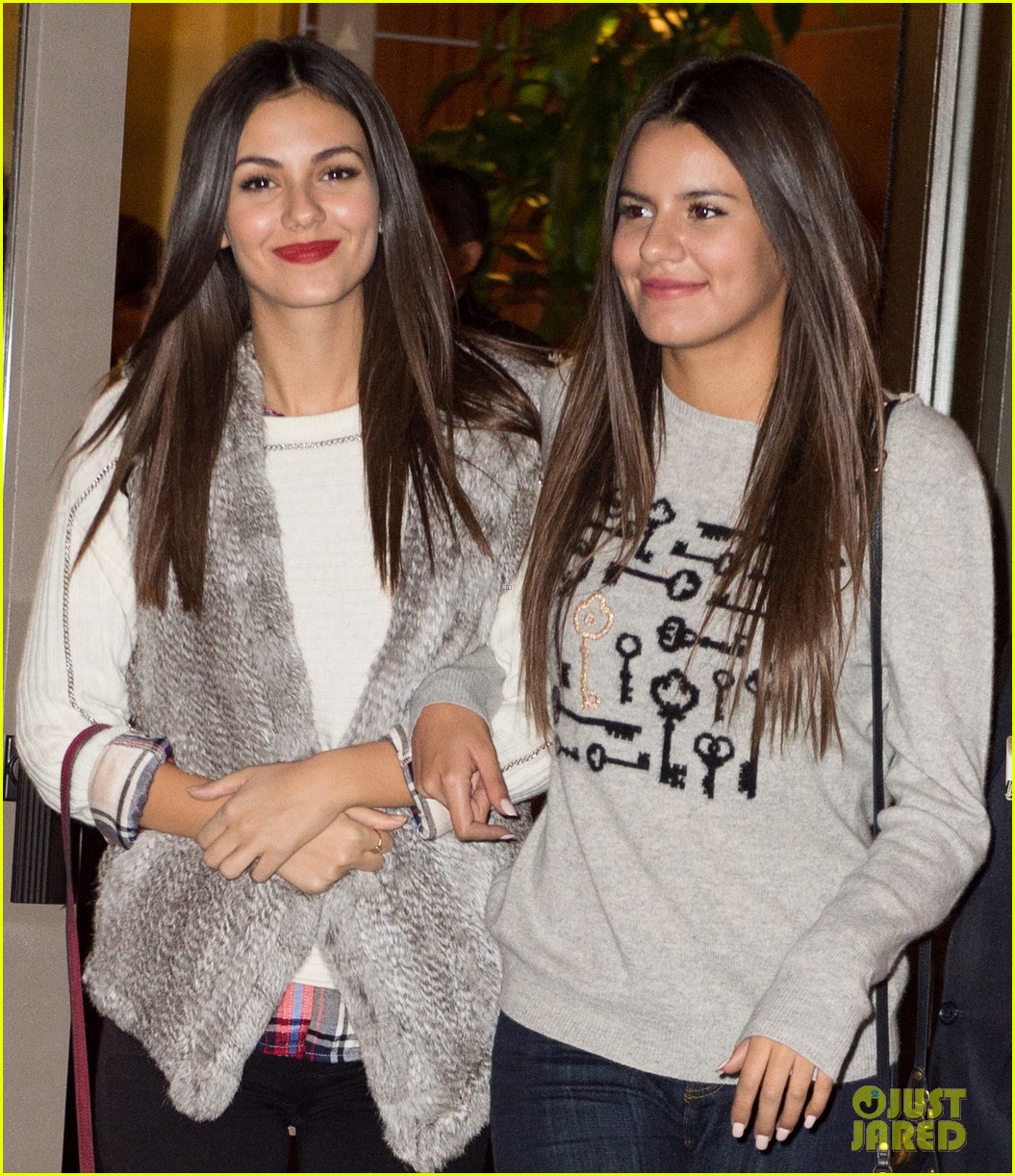 Victoria Justice Hits Up a New York Rangers Game With Her Sister Madison!:  Photo 894835 | Victoria Justice Pictures | Just Jared Jr.