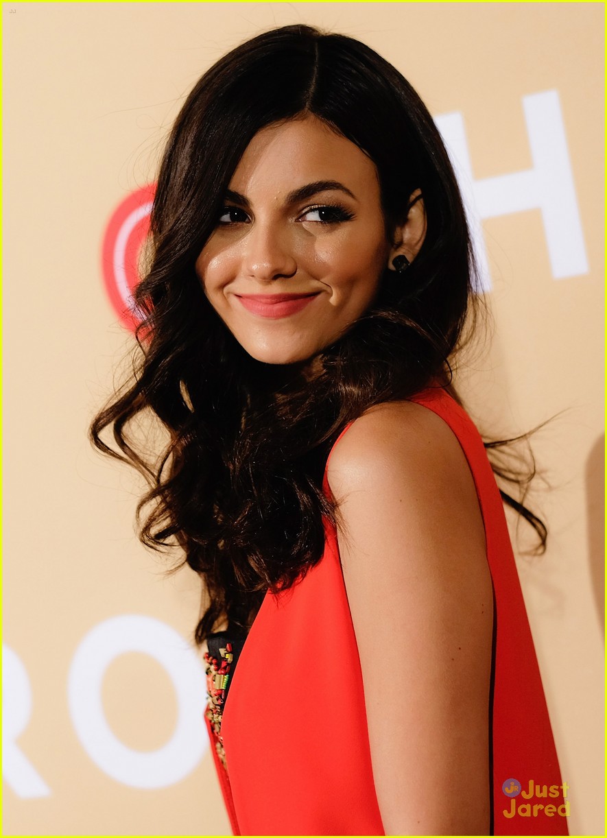 victoria justice bethany mota cnn heroes event nyc 07