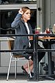 emma watson grabs a big apple lunch with two friends 09