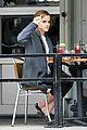 emma watson grabs a big apple lunch with two friends 14