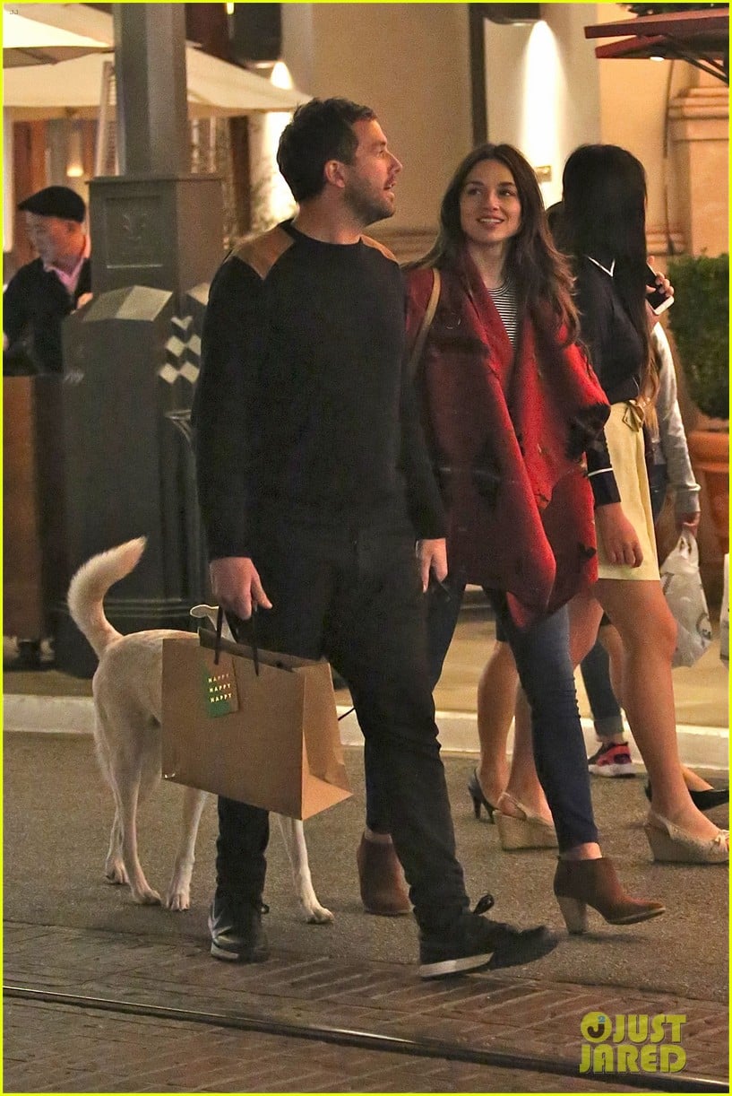 crystal reed holiday shopping darren mcmullen grove 02