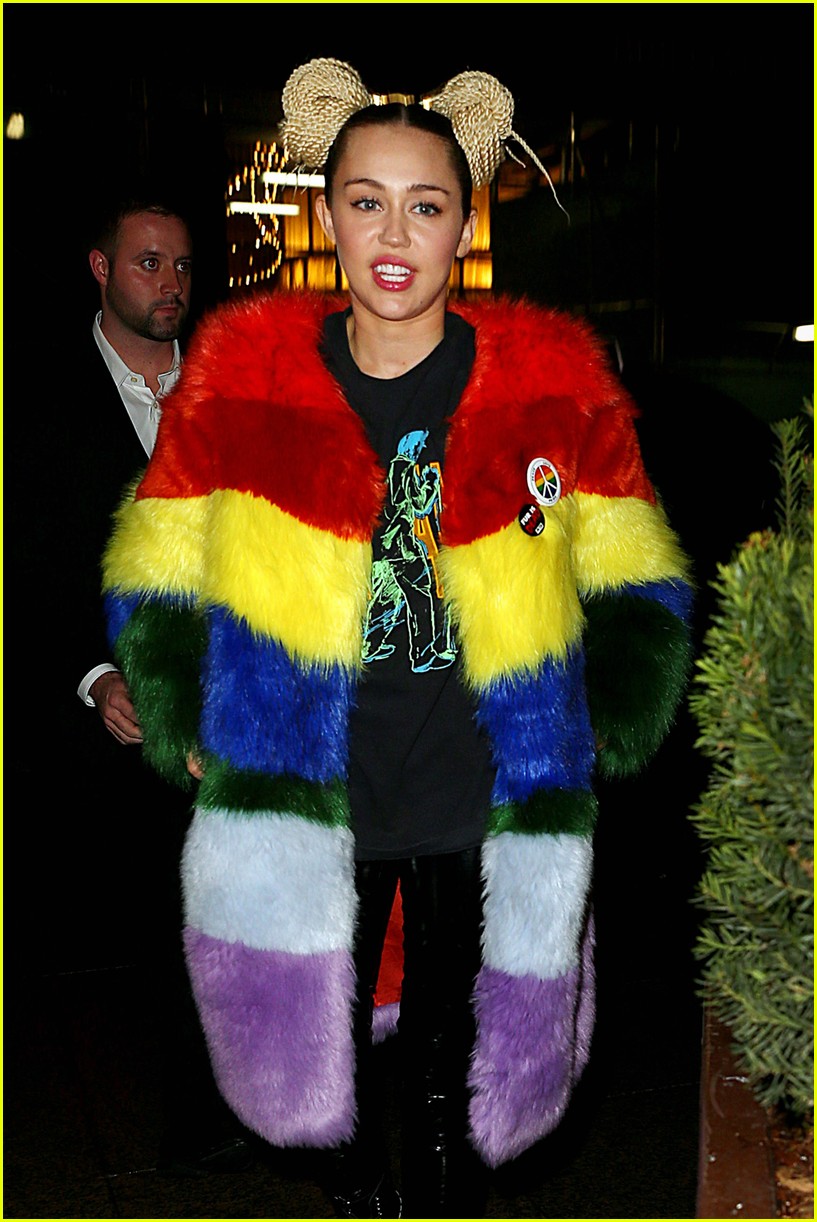 Did Miley Cyrus Just Walk Her Last Red Carpet? | Photo 901779 - Photo ...