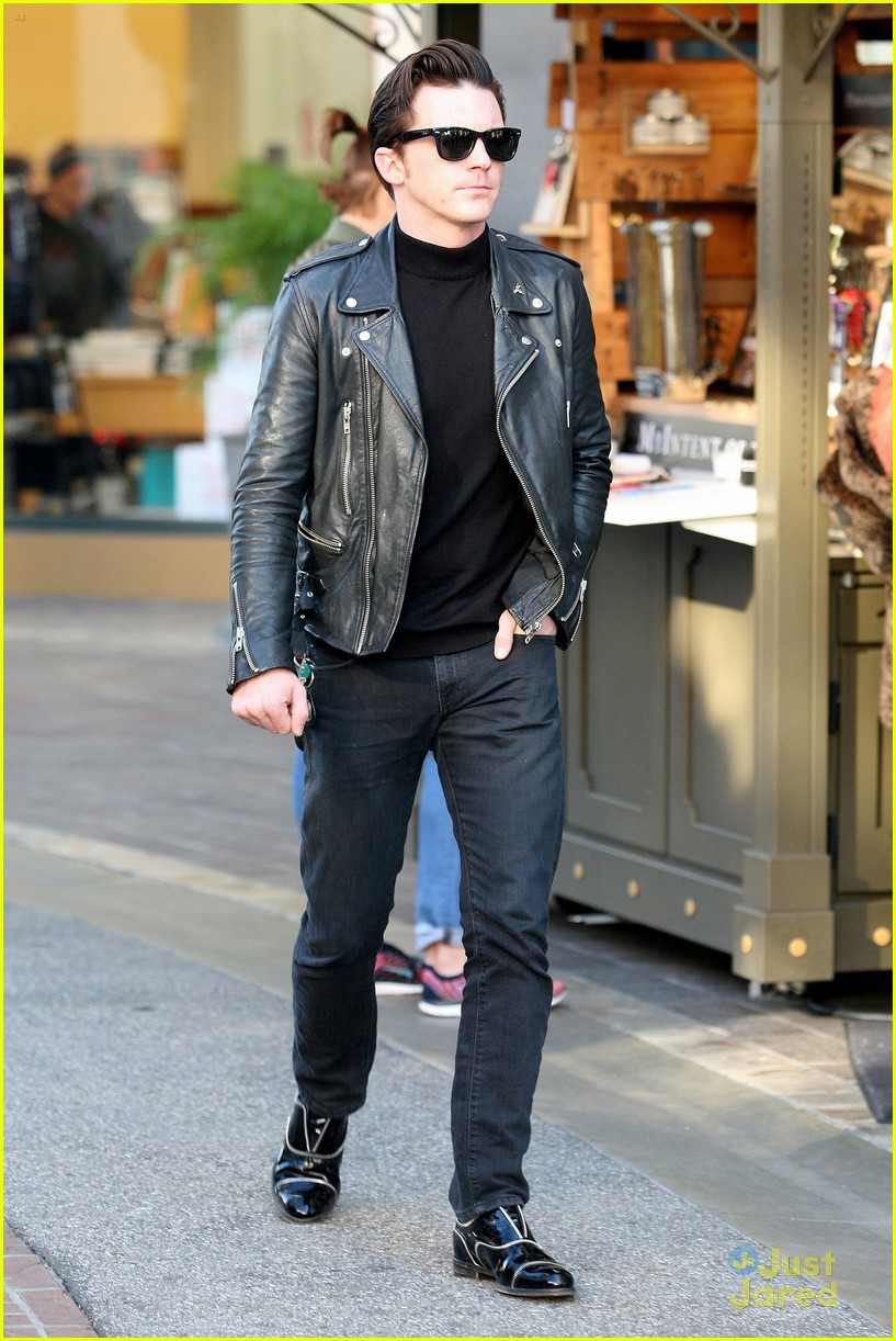 drake bell janet shopping grove mexico dates 06