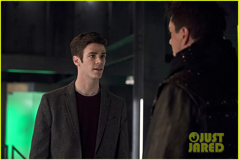 The Flash And Arrow Crossover Starts Tonight Photo 899823 Photo Gallery Just Jared Jr 9150