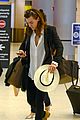 harry styles arrives miami mom anne 23