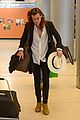 harry styles arrives miami mom anne 26