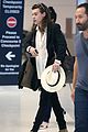 harry styles arrives miami mom anne 33