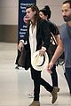harry styles arrives miami mom anne 34