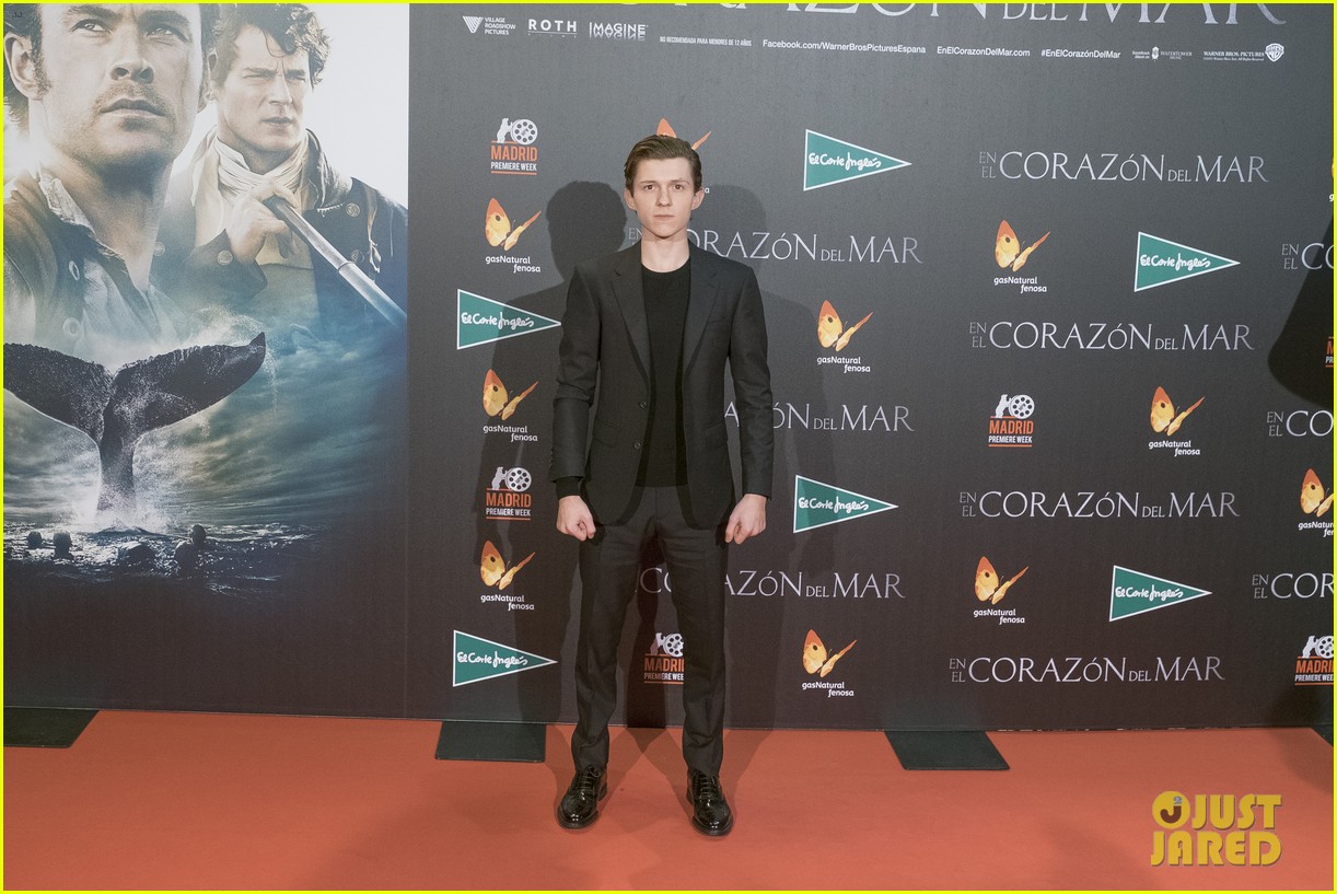 chris hemsworth tom holland in the heart of the sea madrid 19