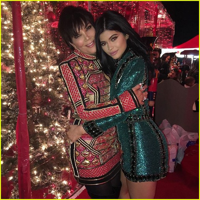 kylie jenner confirms shes not engaged to tyga 01