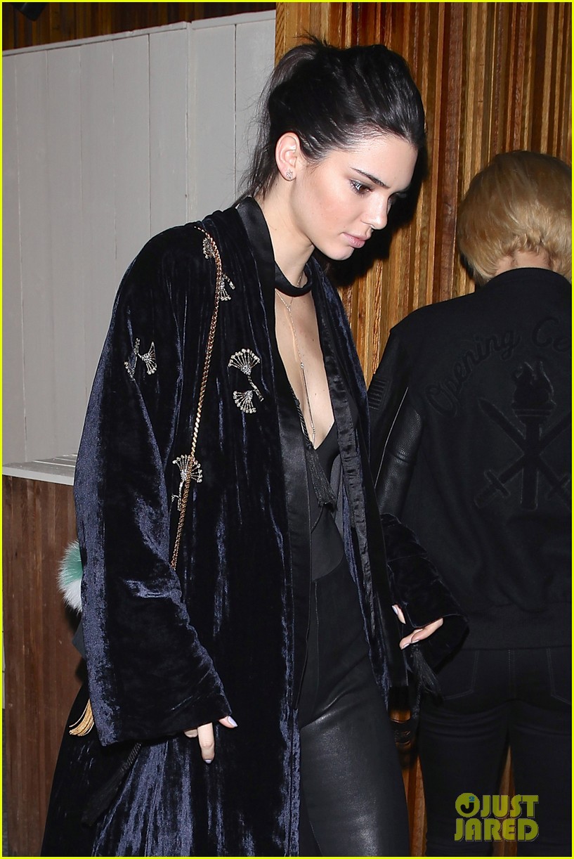 kendall jenner hangs at the nice guy 06