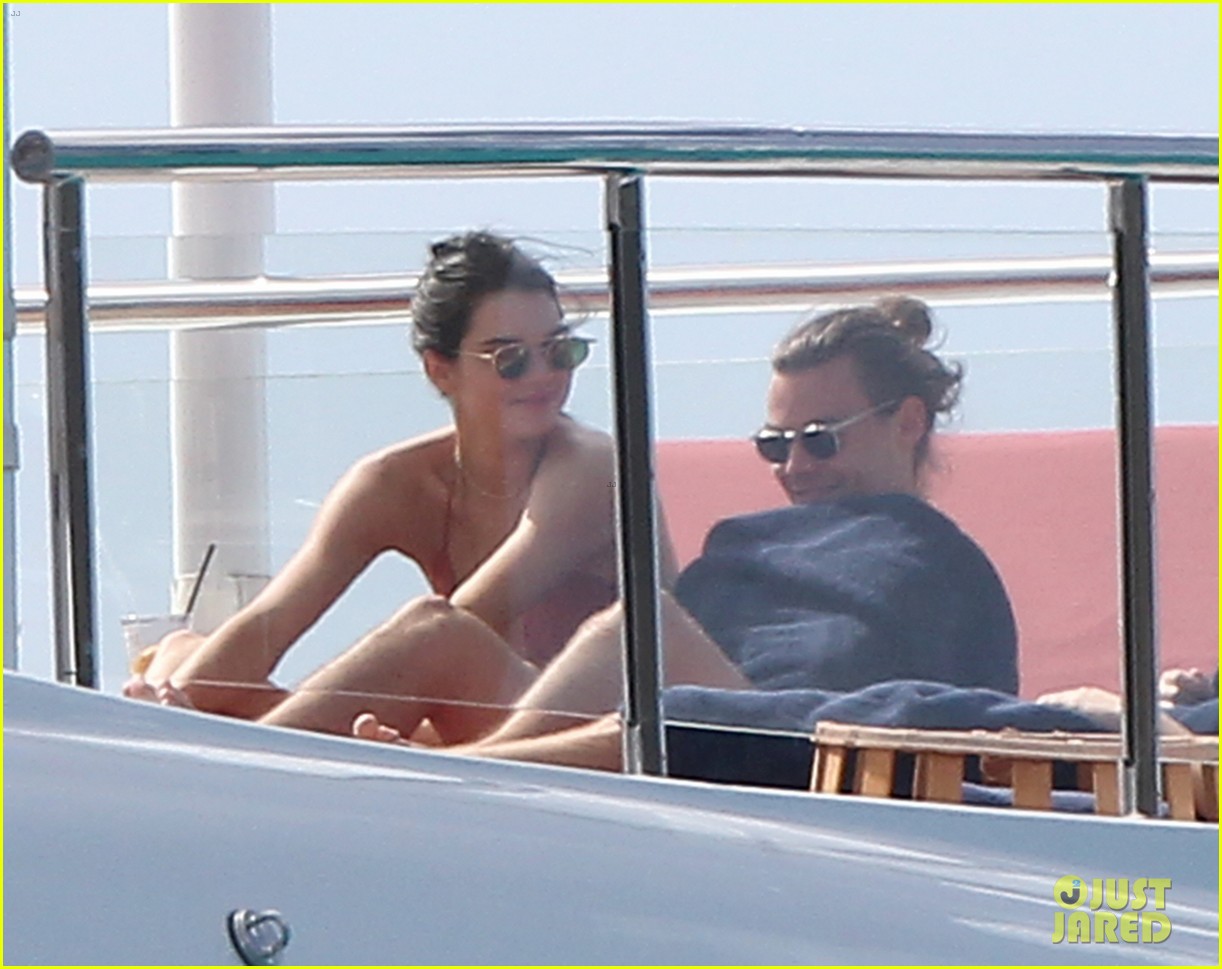 kendall jenner harry styles yacht pda 2015 new years 01