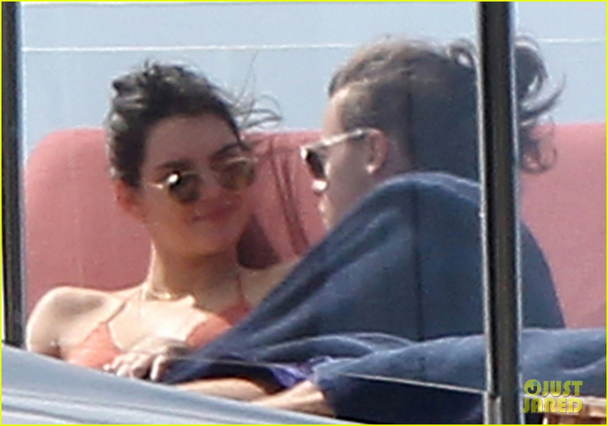 kendall jenner harry styles yacht pda 2015 new years 03