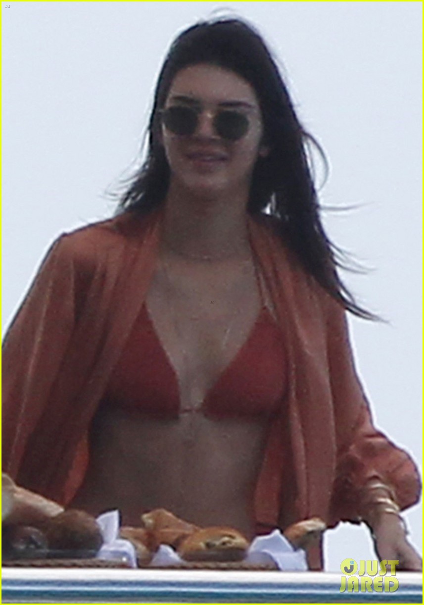 kendall jenner harry styles yacht pda 2015 new years 06