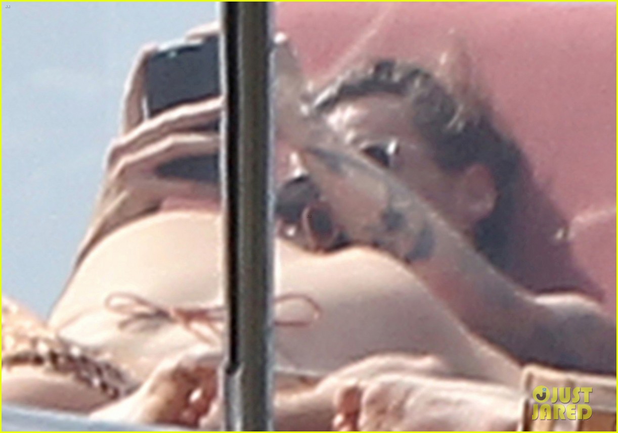 kendall jenner harry styles yacht pda 2015 new years 07