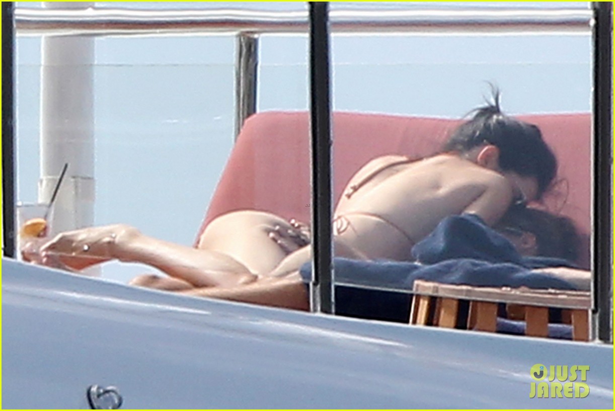 kendall jenner harry styles yacht pda 2015 new years 13
