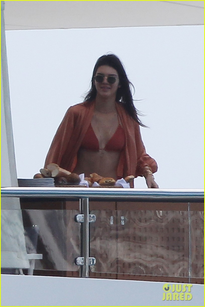 kendall jenner harry styles yacht pda 2015 new years 15