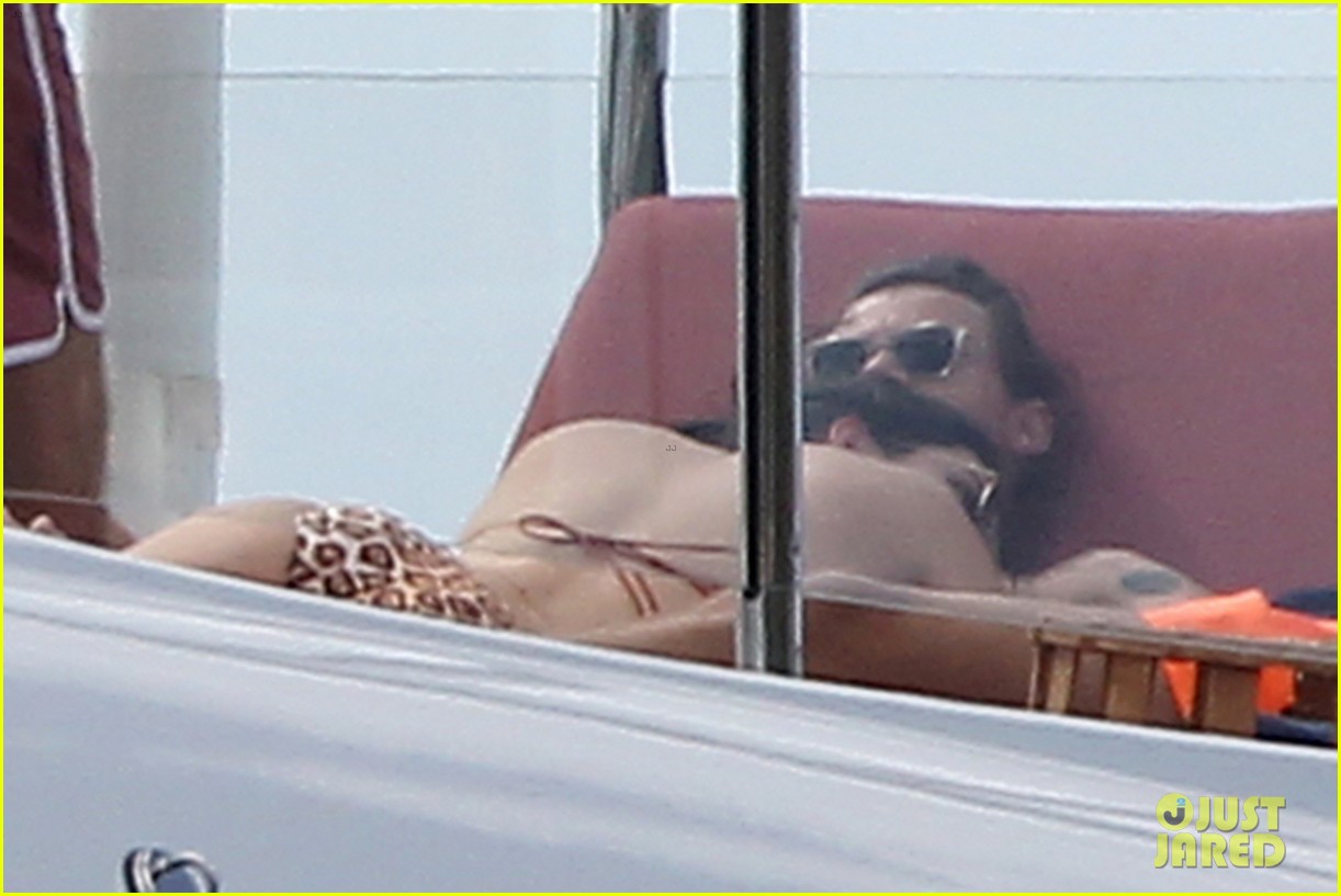 kendall jenner harry styles yacht pda 2015 new years 19