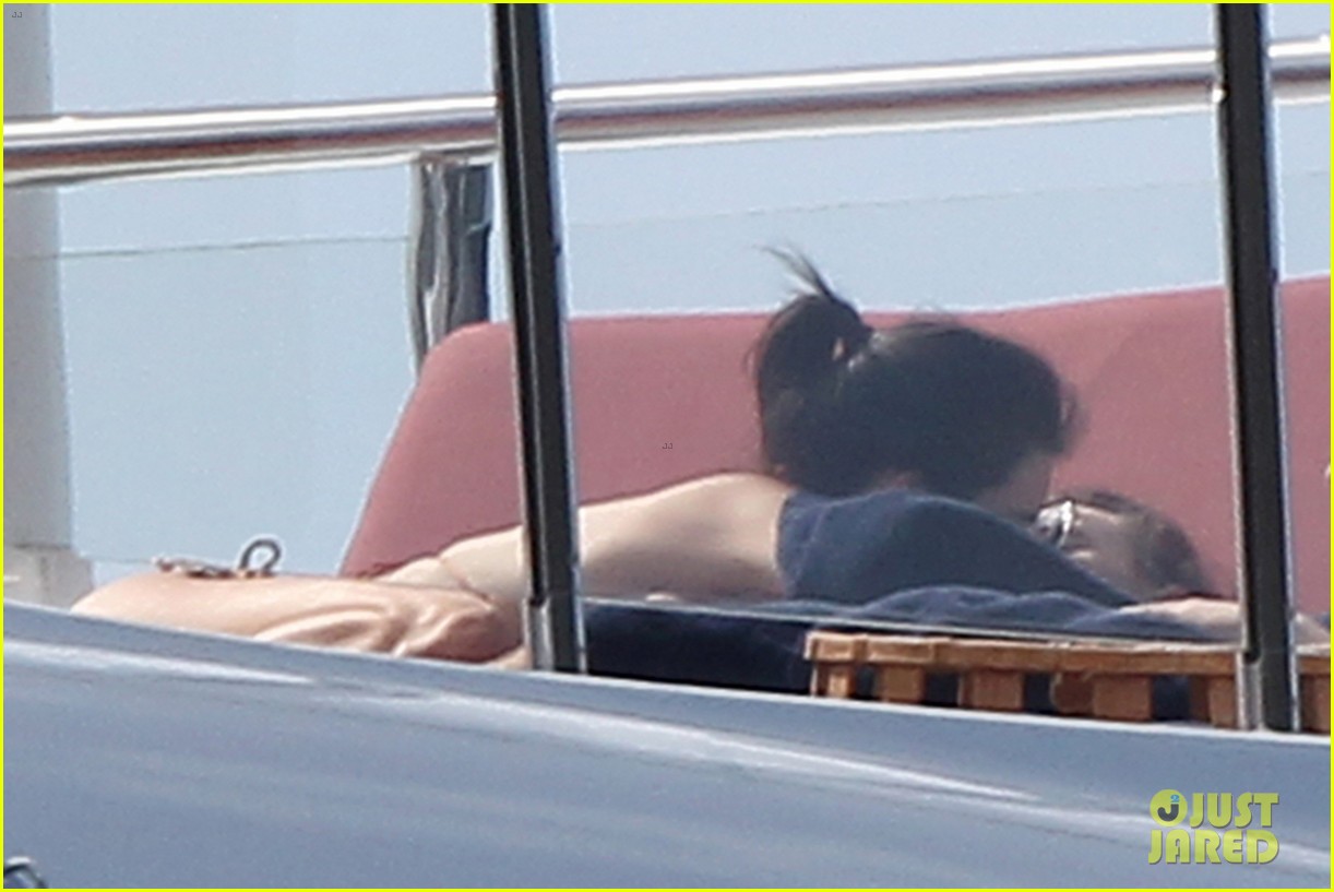 kendall jenner harry styles yacht pda 2015 new years 23