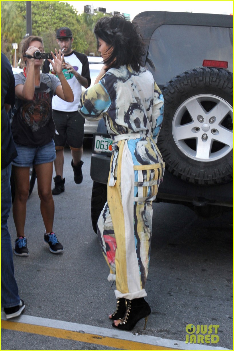 kendall kylie jenner step out separately 26