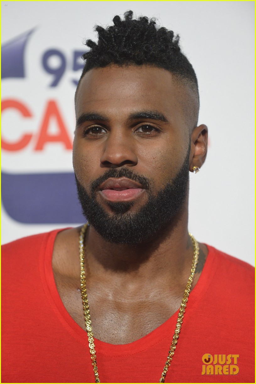 Jason Derulo Says His Penis Was Digitally Removed From His Tights in 'Cats'