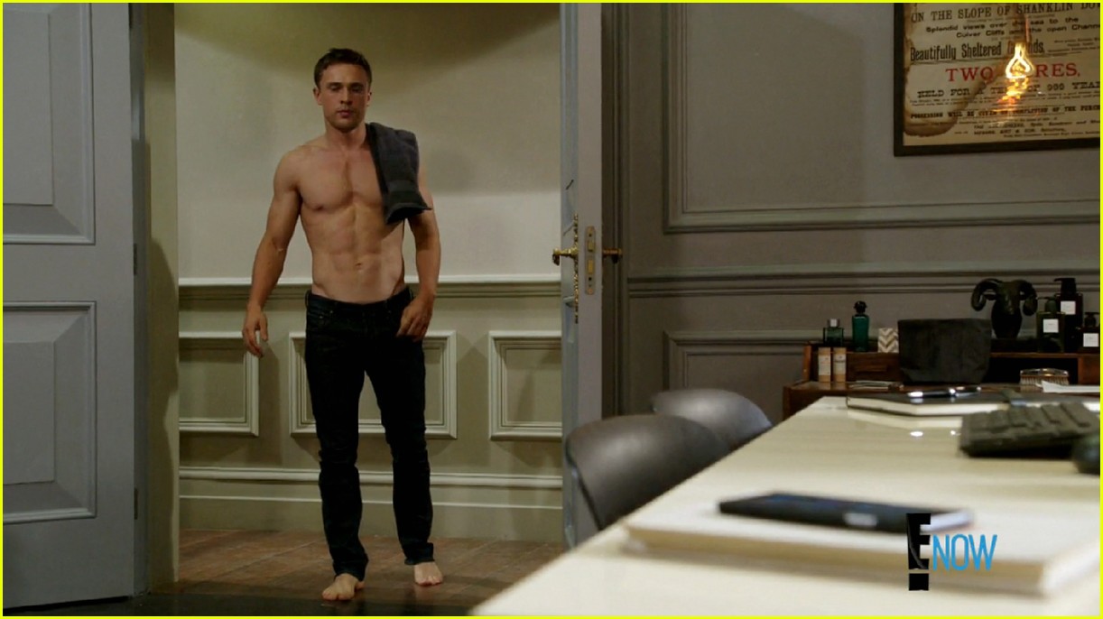 william moseley shirtless the royals 03