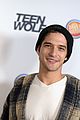 dylan obrien tyler posey buddy up at teen wolf l a premiere party 14